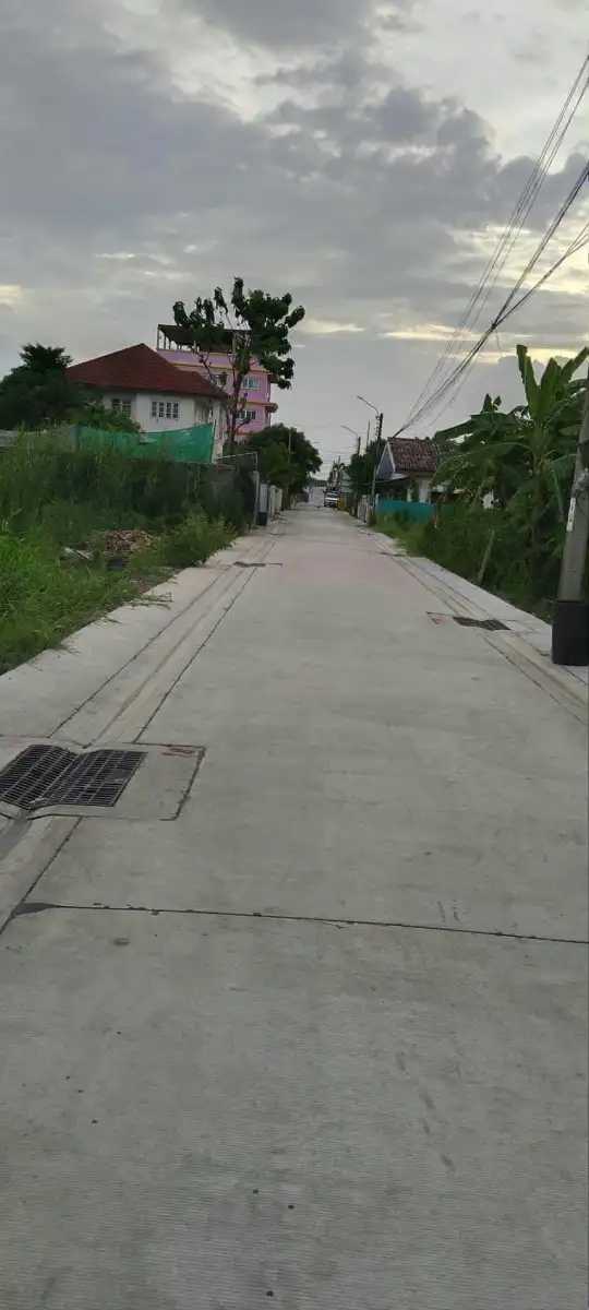 ขายที่ดินเปล่า 50 ตรว. ถนนกรุงเทพกรีฑา-ลาดกระบัง