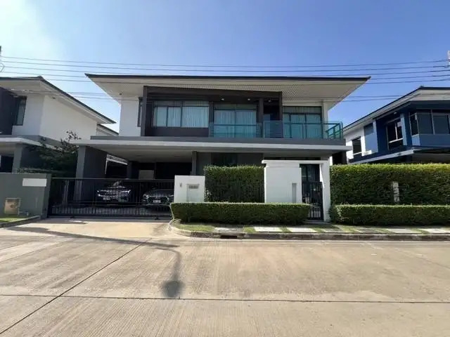 ให้เช่าบ้านเดี่ยว หมู่บ้าน เศรษฐสิริ กรุงเทพกรีฑา พร้อมเฟอร์นิเจอร์ ทำเลอยู่ถนนกรุงเทพกรีฑา